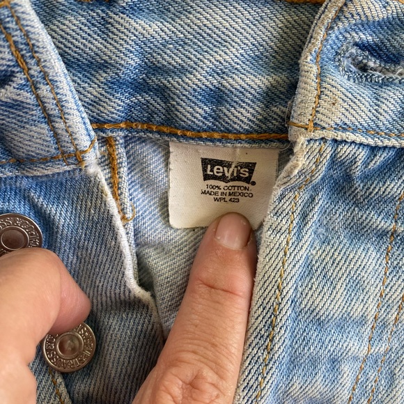 501XX LEVI CUT OFFS - Picture 2 of 3